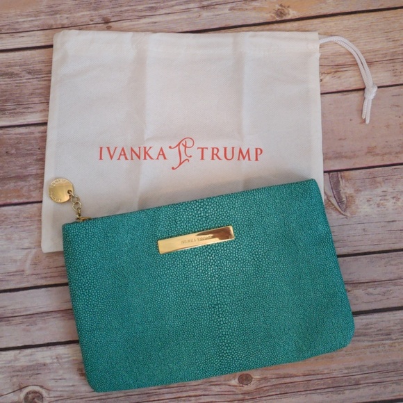 Ivanka Trump Handbags - 🌿Ivanka Trump Textured Teal Wallet Clutch🌿